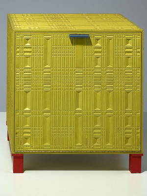 Möbelstück gelbe Kiste in Pillnitz