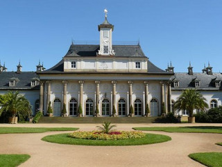 Neues Palais mit Schlossmuseum in Pillnitz