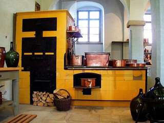 Historischer Ofen in der Schlossküche in Pillnitz